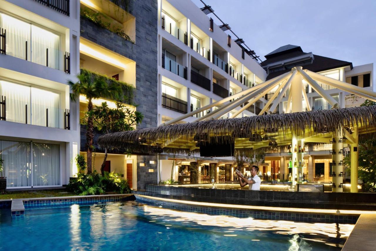 Отель Fairfield By Marriott Bali Legian Экстерьер фото